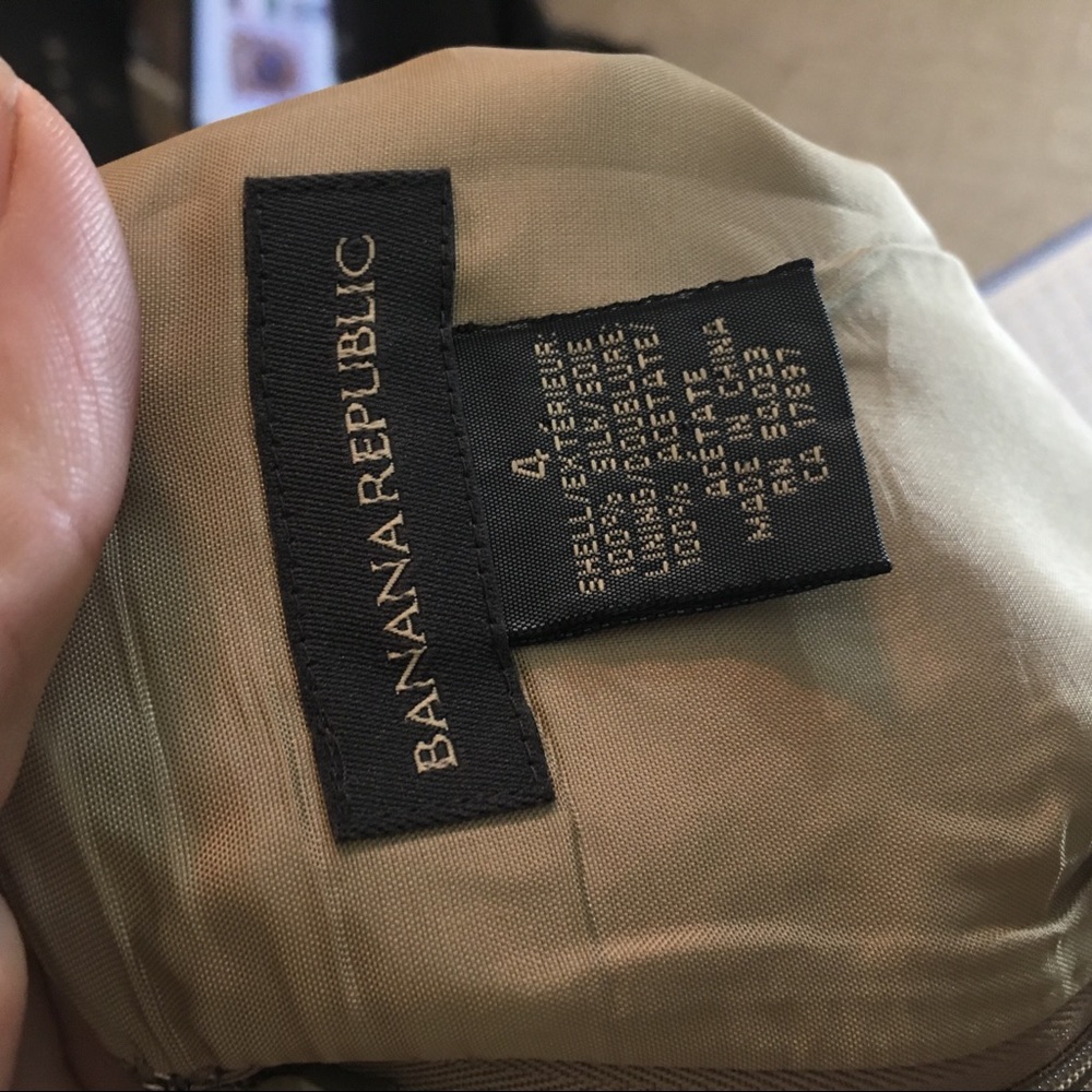 Banana republic silk pencil skirt size 4 EUC tan - Picture 2 of 3